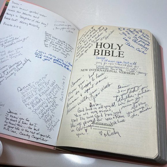 2007 Pink Holy Bible Faux Leather - Picture 7 of 7